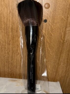 Young Living Essential Oils Savvy Minerals XL Veil Powder Brush NWT